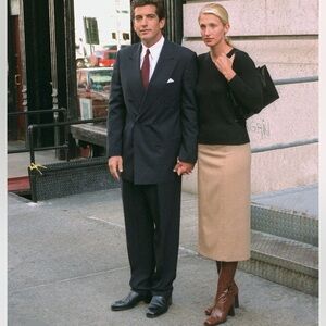 VTG ~ 1990s ~ Anne Klein II ~ Camel Pencil Skirt ~ Wool-Cashmere Blend